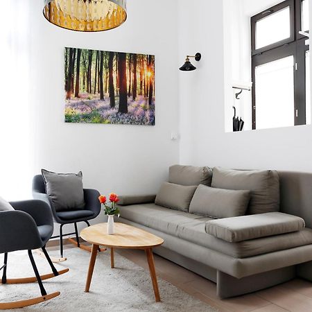 Nieb By Rockchair Apartments L Superhost Status L 3 Bedrooms Boxspringbeds 3 Bathrooms In Center "Kurfuerstendamm" - Cozy Family & Business Flair Welcomes You! Berlin Exteriör bild
