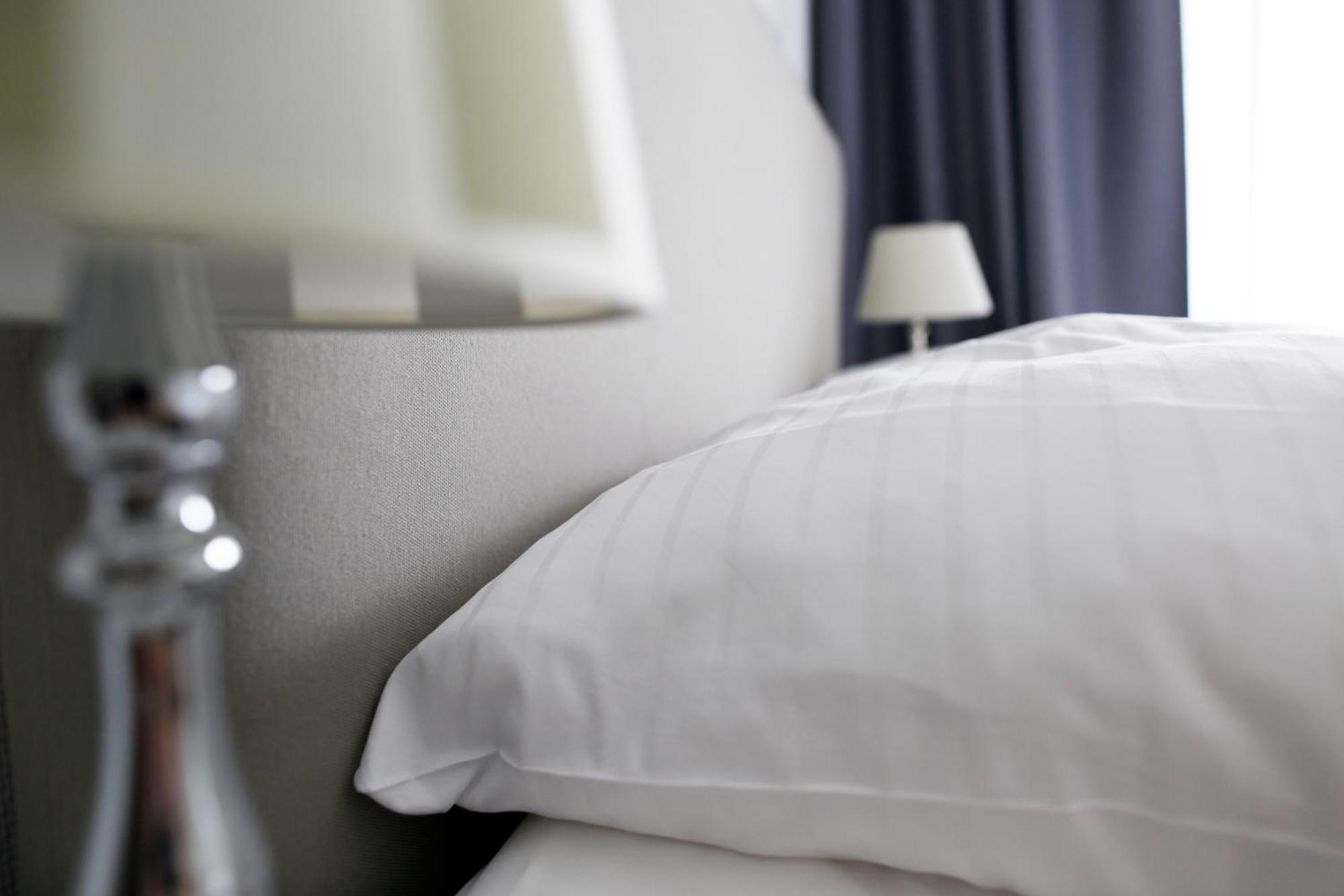 Nieb By Rockchair Apartments L Superhost Status L 3 Bedrooms Boxspringbeds 3 Bathrooms In Center "Kurfuerstendamm" - Cozy Family & Business Flair Welcomes You! Berlin Exteriör bild