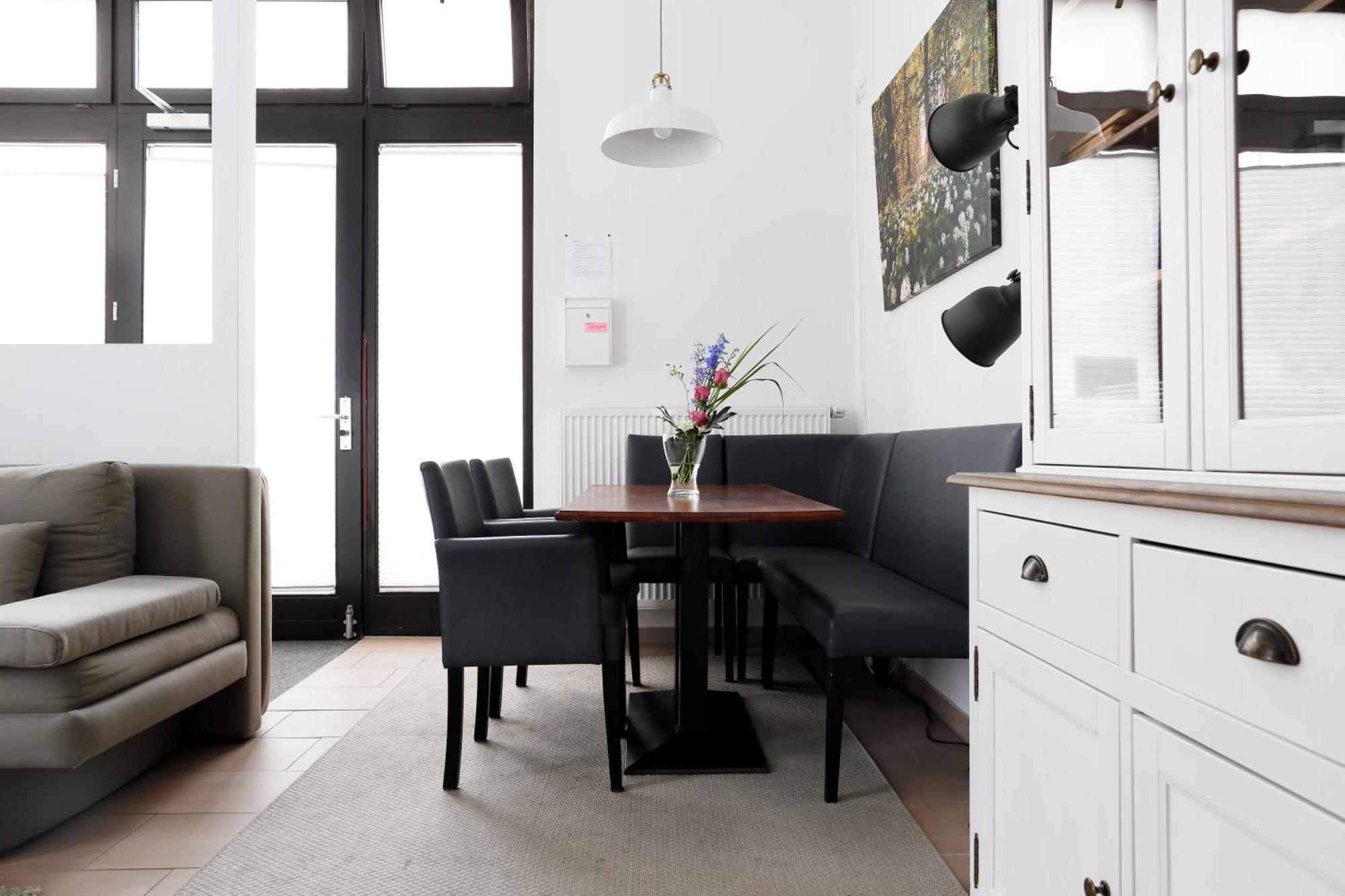 Nieb By Rockchair Apartments L Superhost Status L 3 Bedrooms Boxspringbeds 3 Bathrooms In Center "Kurfuerstendamm" - Cozy Family & Business Flair Welcomes You! Berlin Exteriör bild