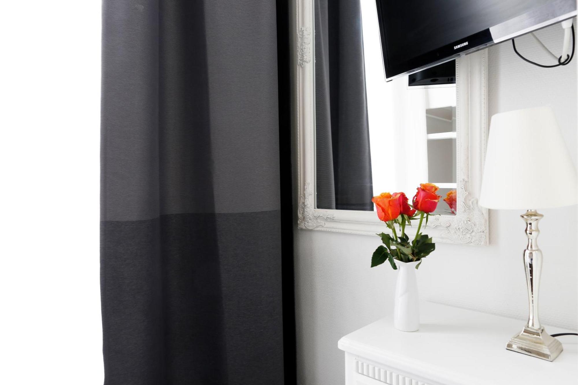 Nieb By Rockchair Apartments L Superhost Status L 3 Bedrooms Boxspringbeds 3 Bathrooms In Center "Kurfuerstendamm" - Cozy Family & Business Flair Welcomes You! Berlin Exteriör bild
